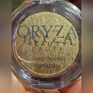 Oryza Beauty Sunkissed Baked Opaline Highlighter